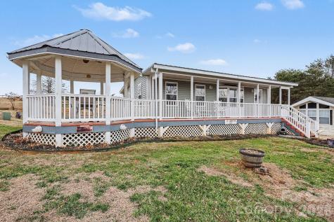 121 Grand View Drive New London NC 28127