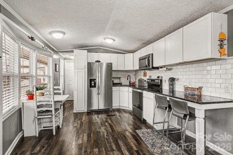 121 Grand View Drive New London NC 28127