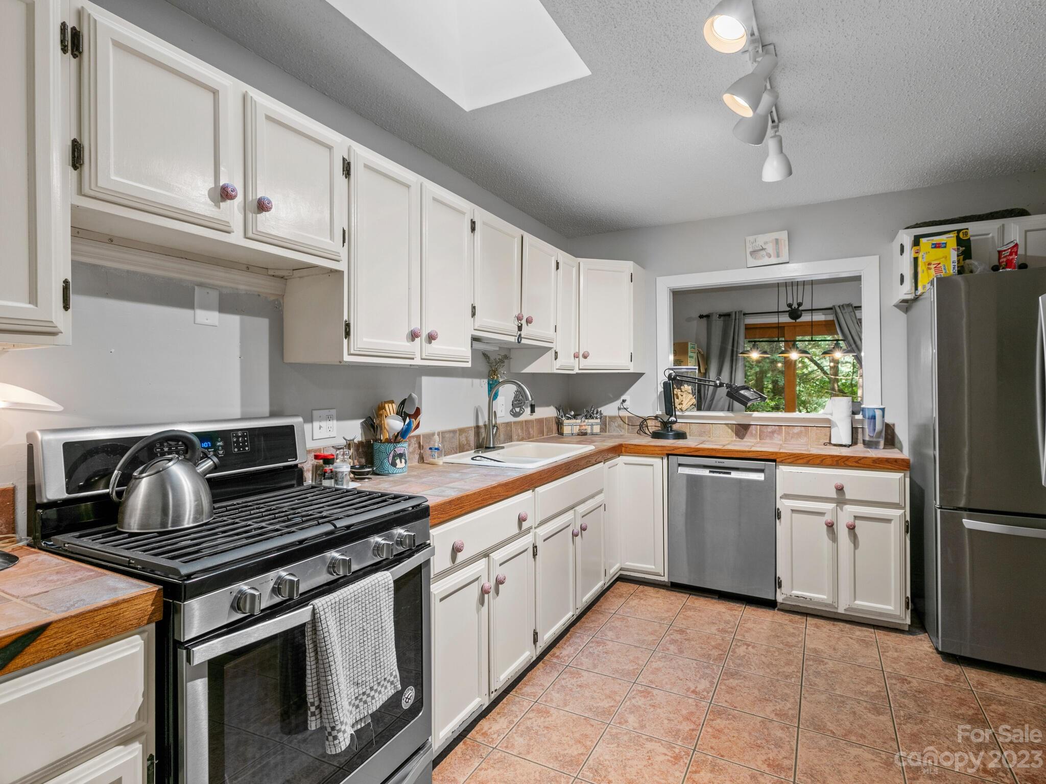 3 Jean Drive Asheville NC 28803