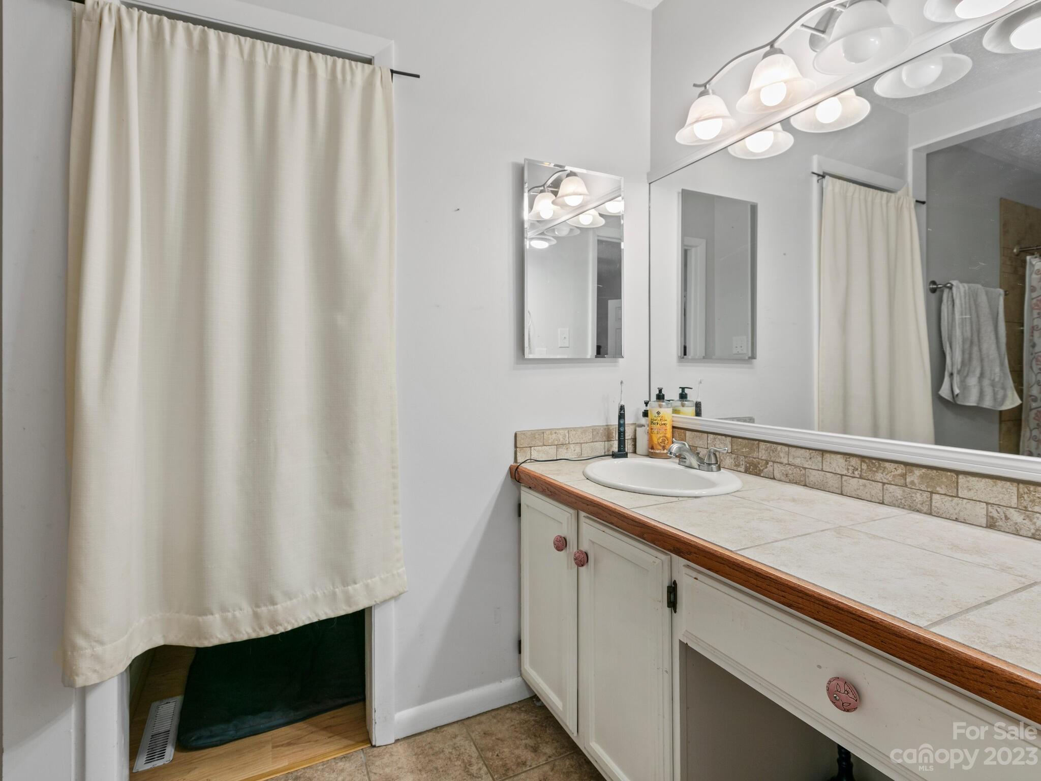 3 Jean Drive Asheville NC 28803