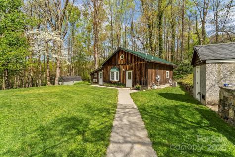 11 Hunting Lodge Drive Black Mountain NC 28711