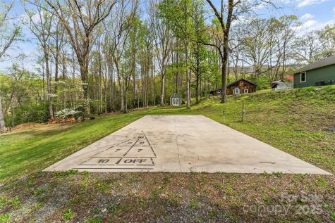 11 Hunting Lodge Drive Black Mountain NC 28711