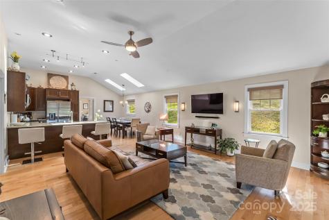 11 Hunting Lodge Drive Black Mountain NC 28711