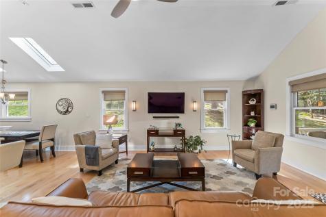 11 Hunting Lodge Drive Black Mountain NC 28711