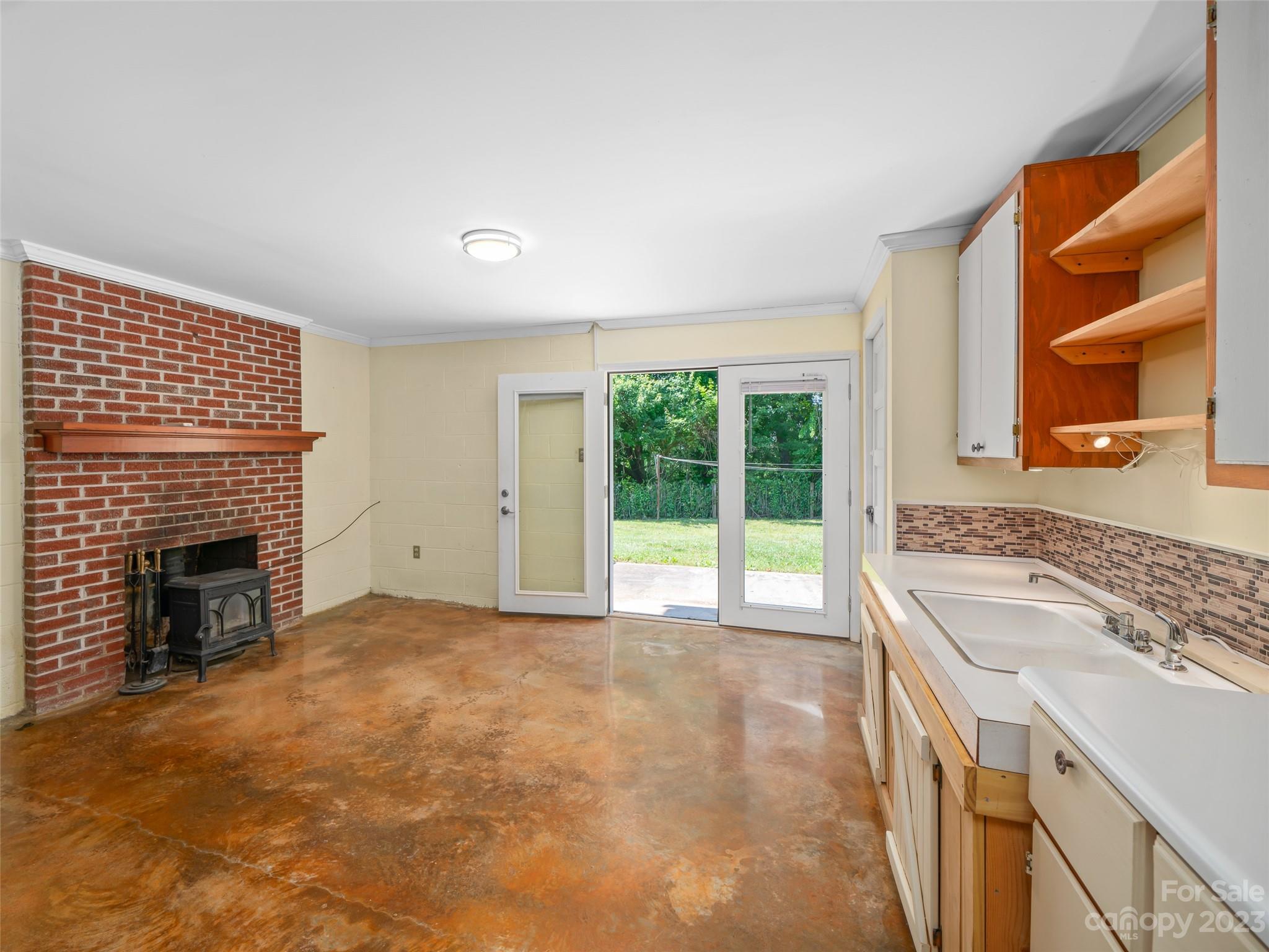 189 Locust Grove Road Weaverville NC 28787
