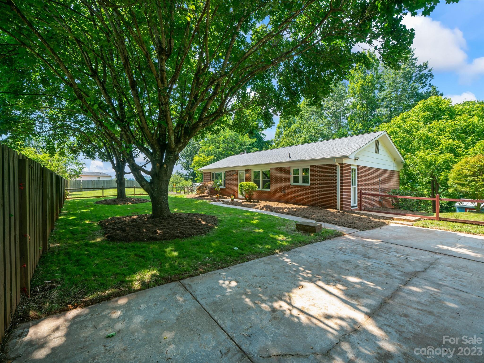 189 Locust Grove Road Weaverville NC 28787