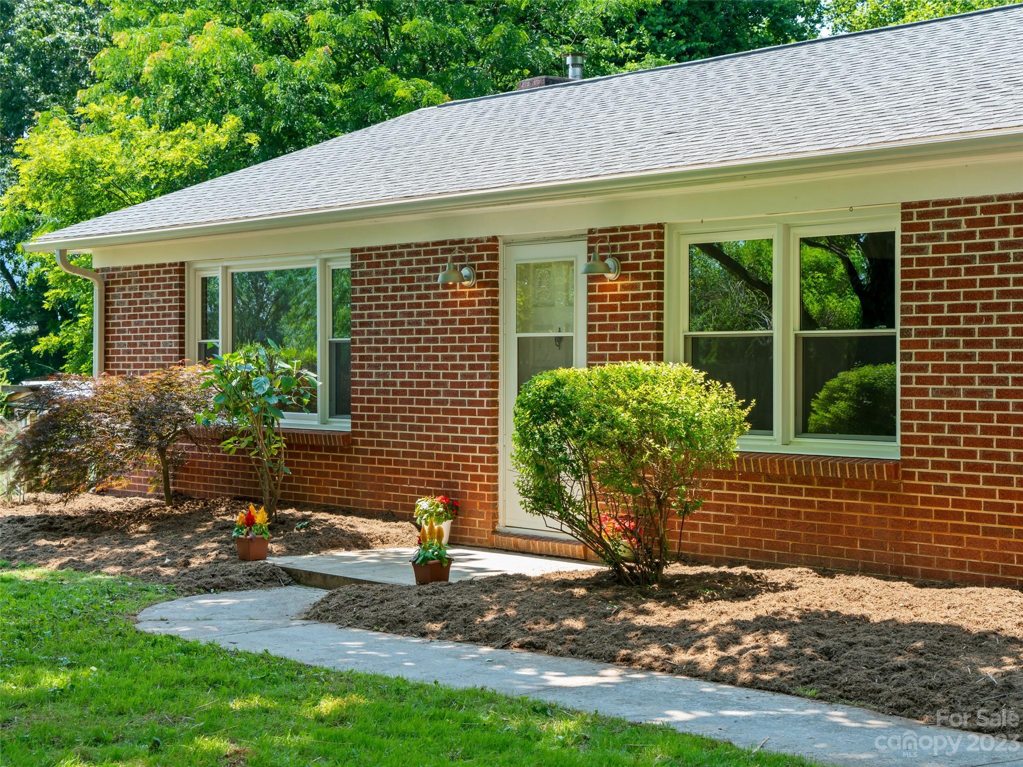 189 Locust Grove Road Weaverville NC 28787