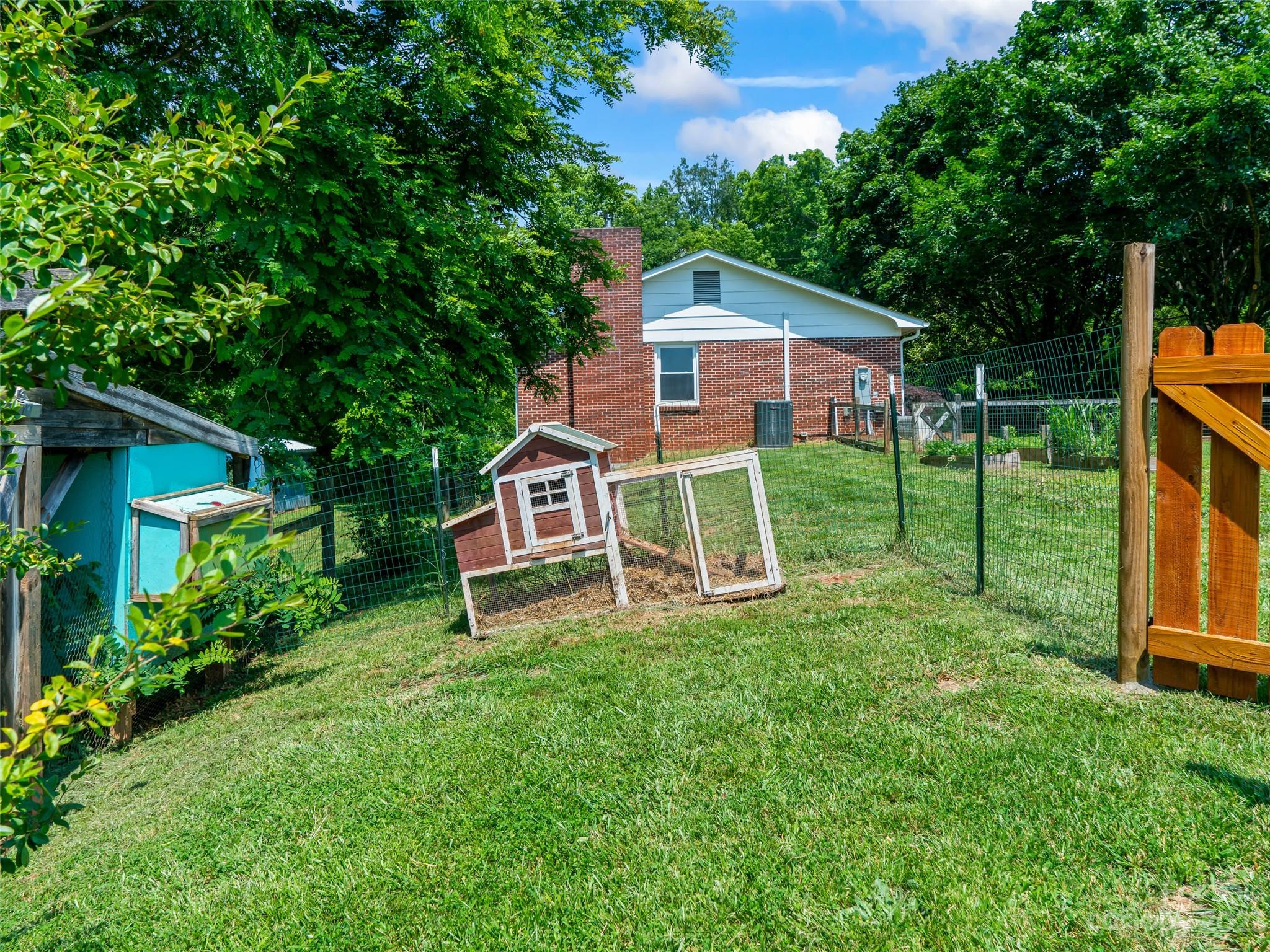 189 Locust Grove Road Weaverville NC 28787