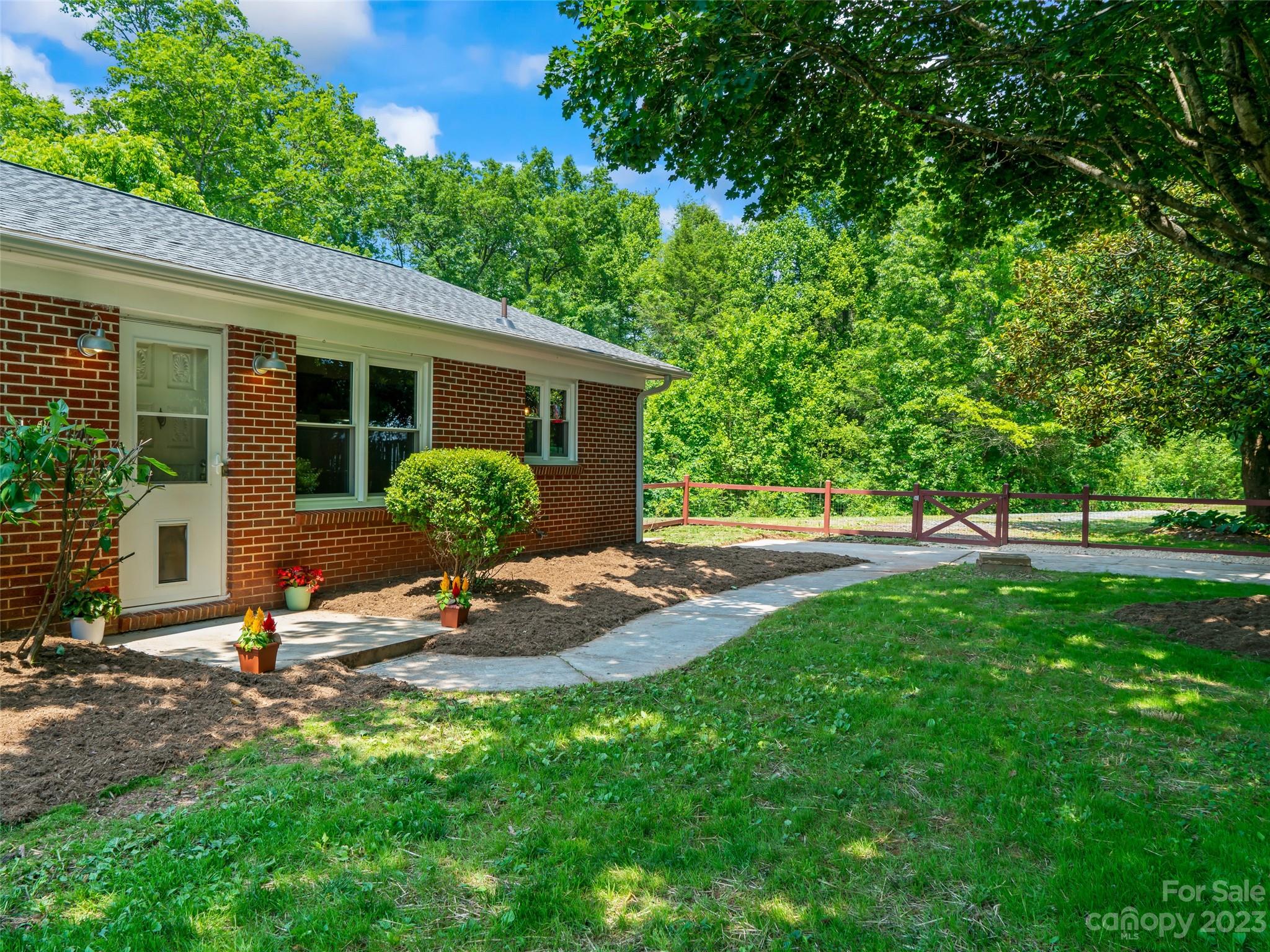 189 Locust Grove Road Weaverville NC 28787