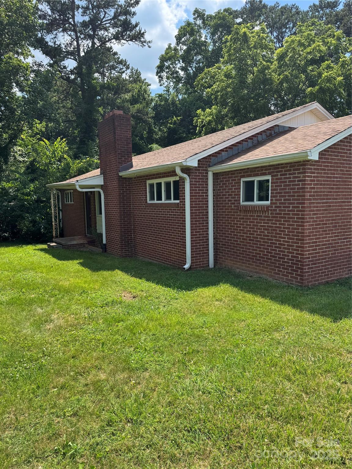 1239 8th Street NE Hickory NC 28601