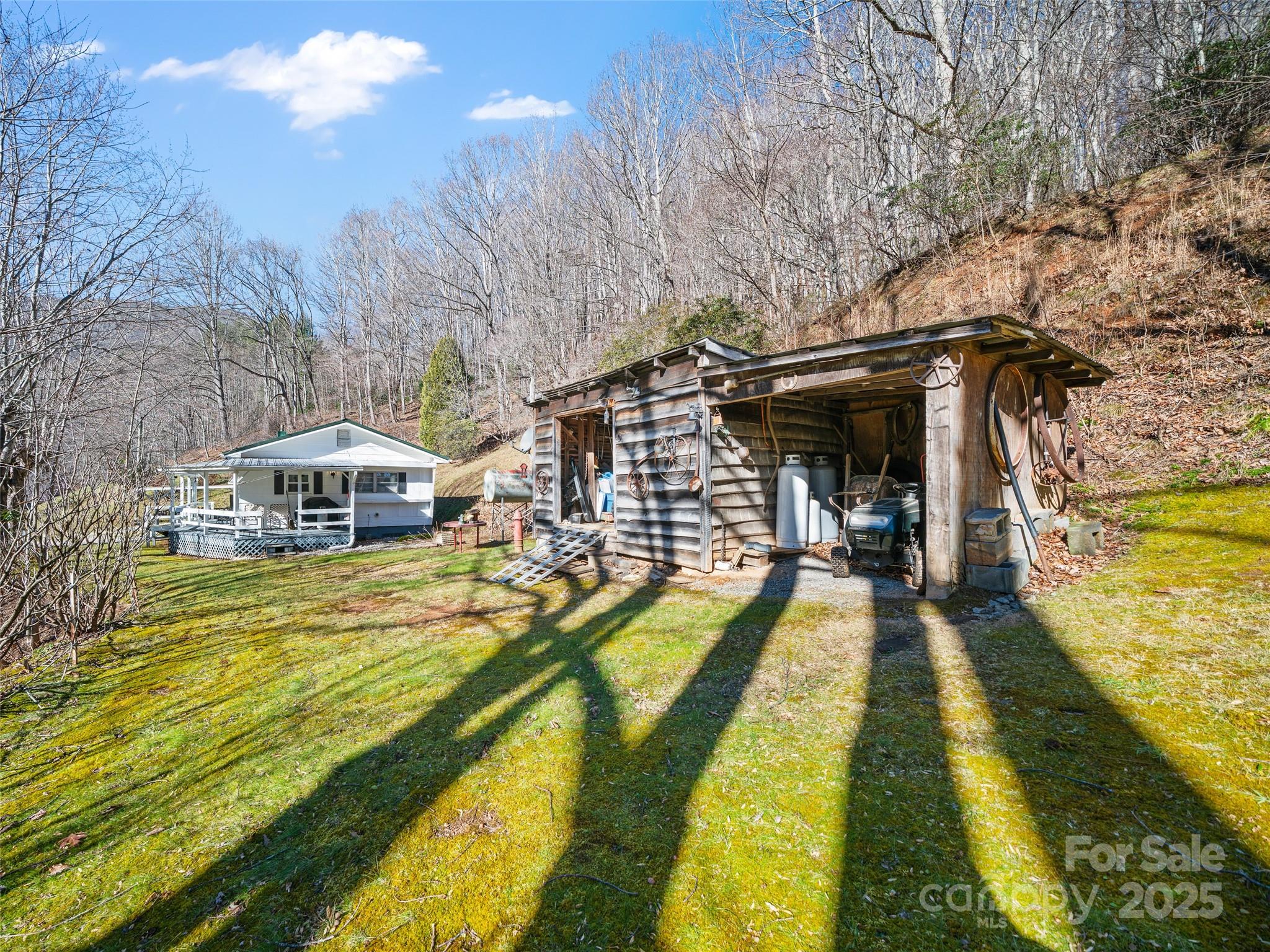 2850 Henson Creek Road Newland NC 28657