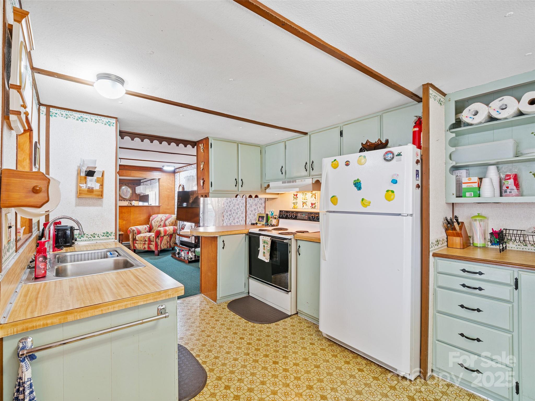 2850 Henson Creek Road Newland NC 28657