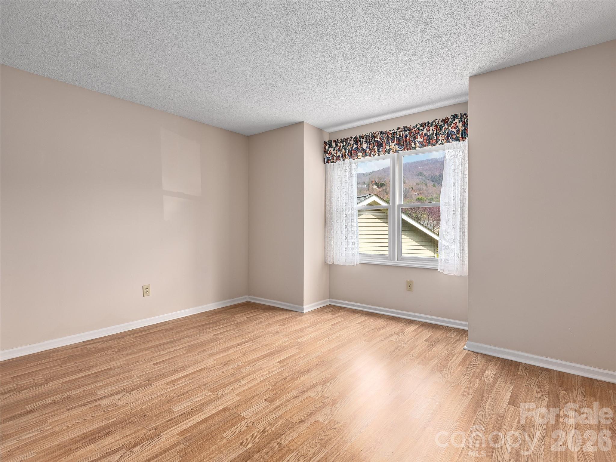 20 Cedarcliff Circle Asheville NC 28803