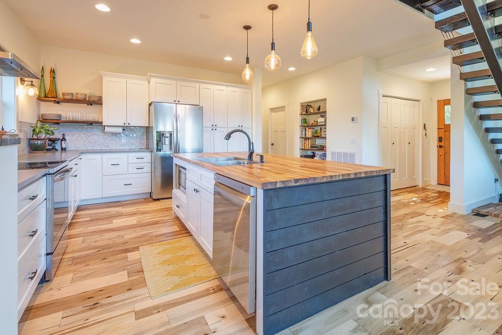 40 Hawks View Drive Canton NC 28716