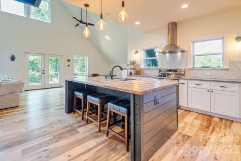 40 Hawks View Drive Canton NC 28716