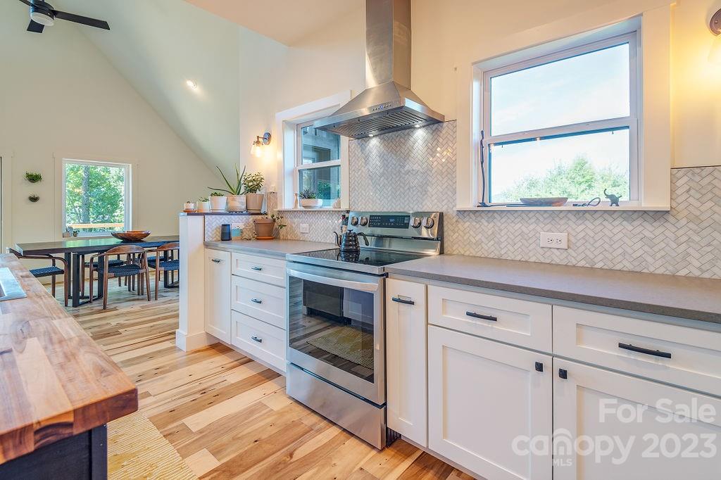 40 Hawks View Drive Canton NC 28716