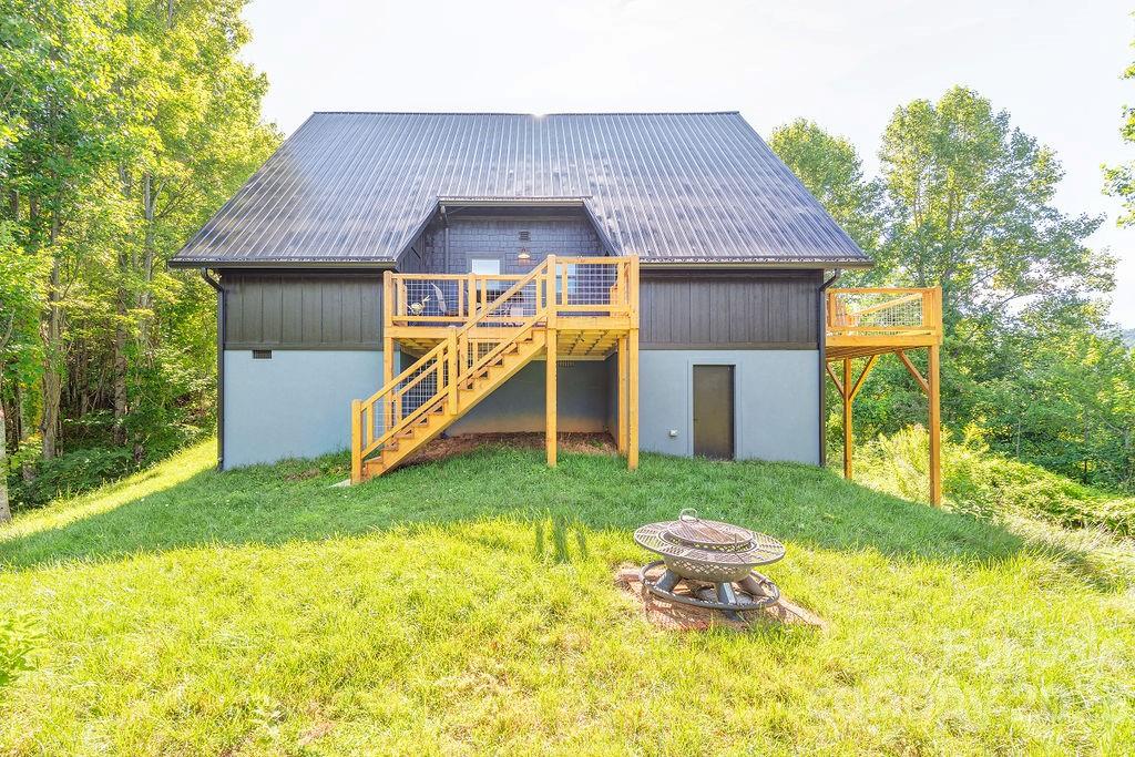 40 Hawks View Drive Canton NC 28716