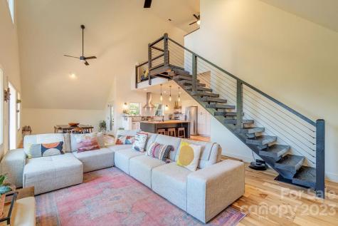 40 Hawks View Drive Canton NC 28716