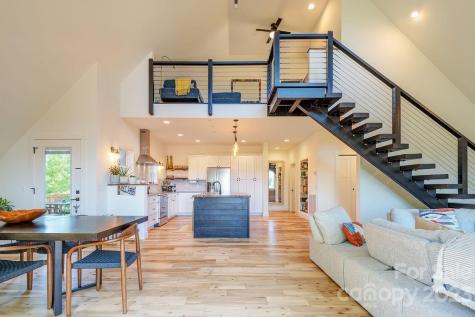 40 Hawks View Drive Canton NC 28716