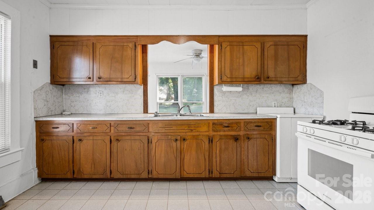 110 Globe Street Mount Holly NC 28120