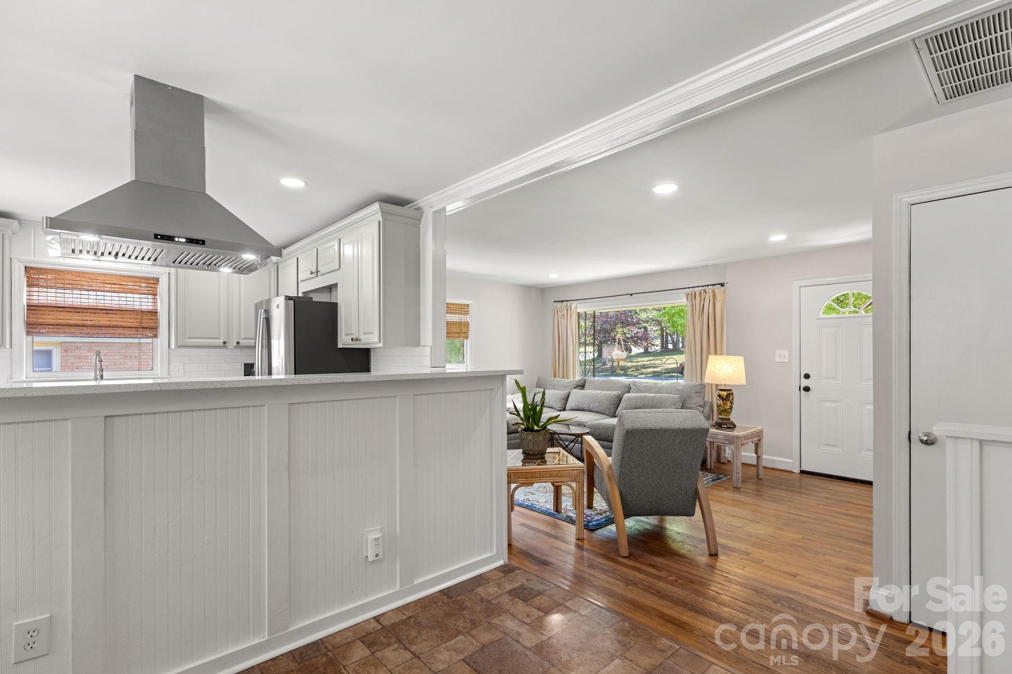 1527 Woodhill Lane Charlotte NC 28205