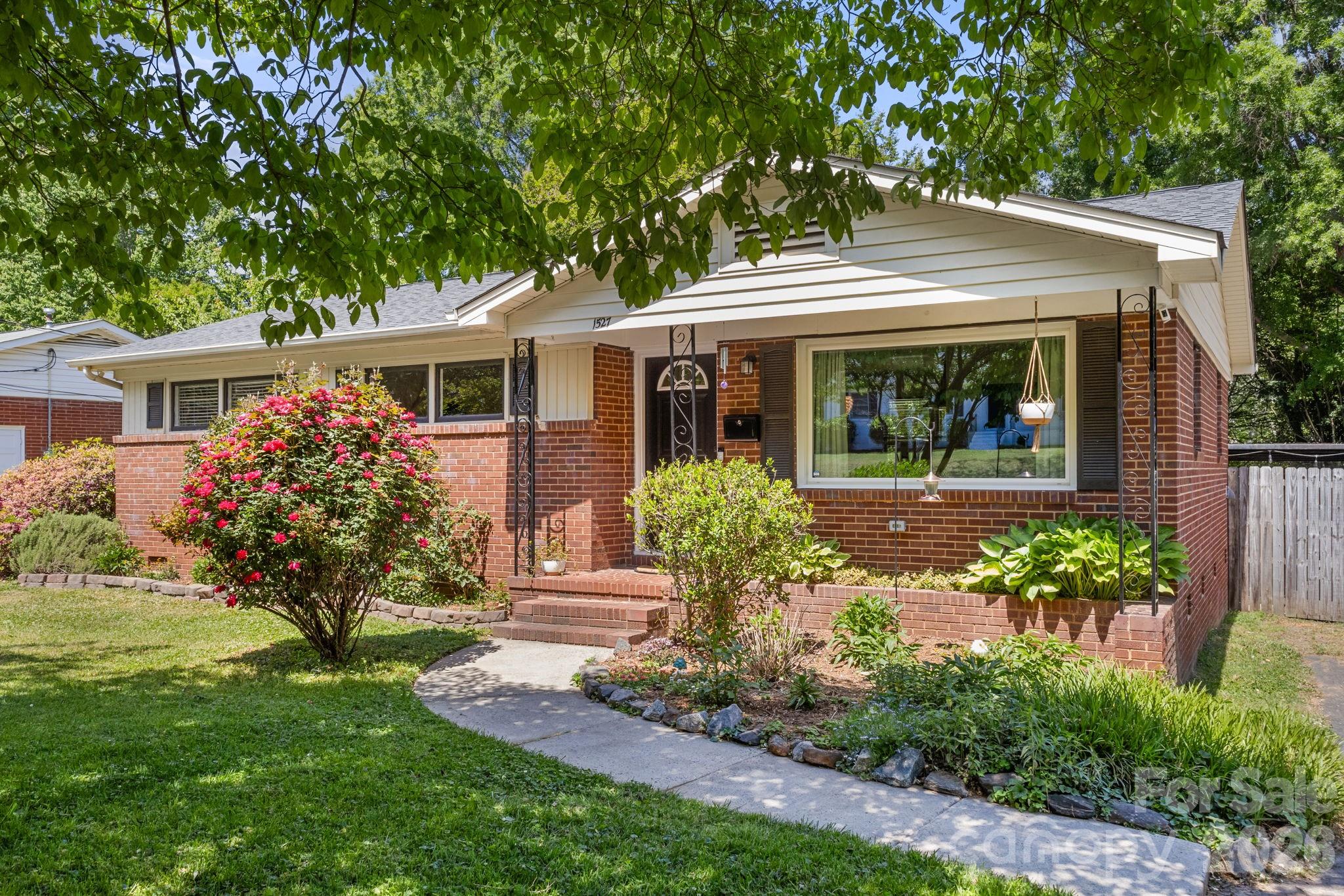 1527 Woodhill Lane Charlotte NC 28205
