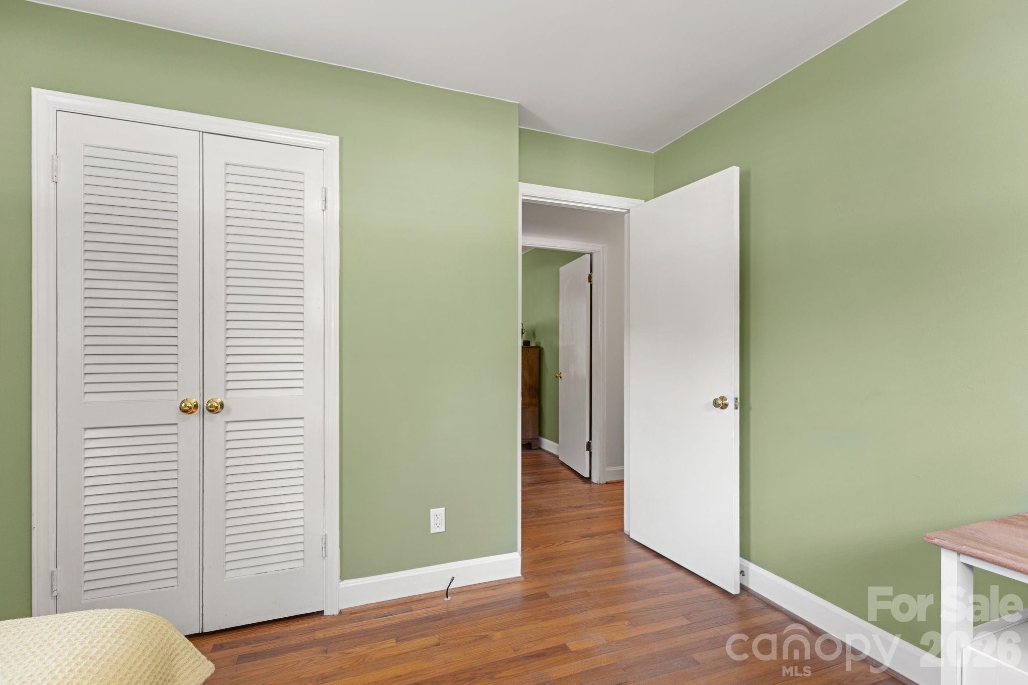 1527 Woodhill Lane Charlotte NC 28205