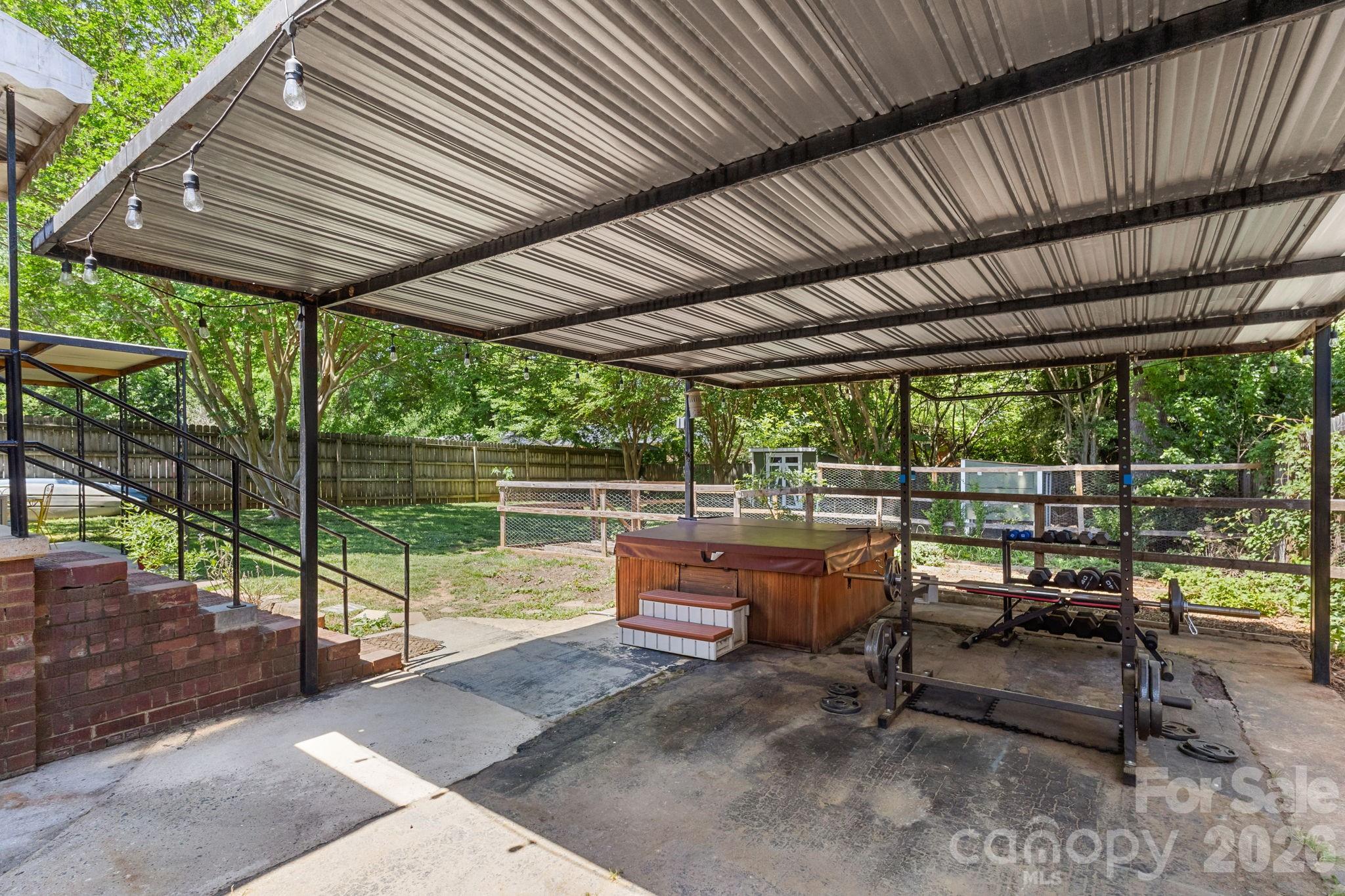 1527 Woodhill Lane Charlotte NC 28205