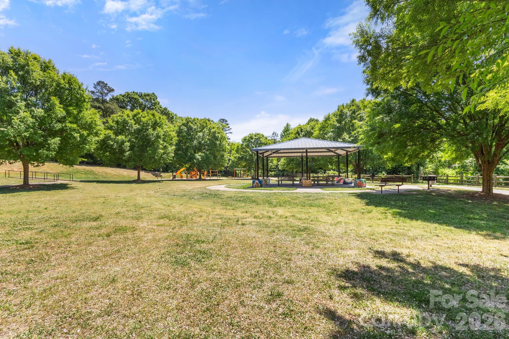 1527 Woodhill Lane Charlotte NC 28205