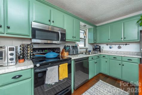 5 Three J Lane Swannanoa NC 28778