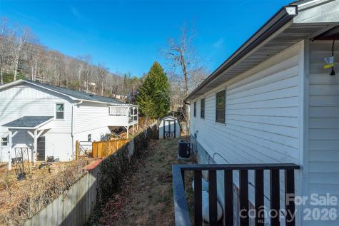5 Three J Lane Swannanoa NC 28778