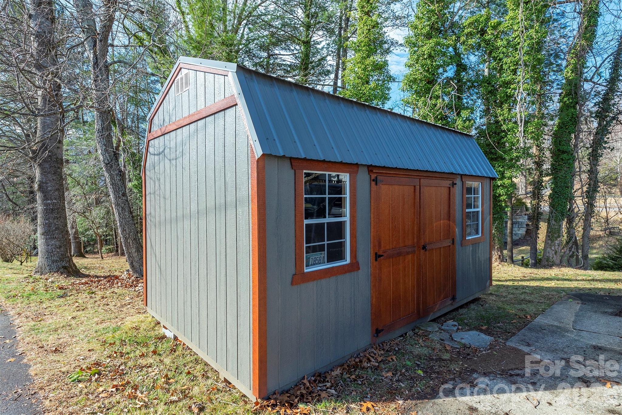 5 Three J Lane Swannanoa NC 28778