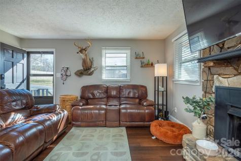 5 Three J Lane Swannanoa NC 28778