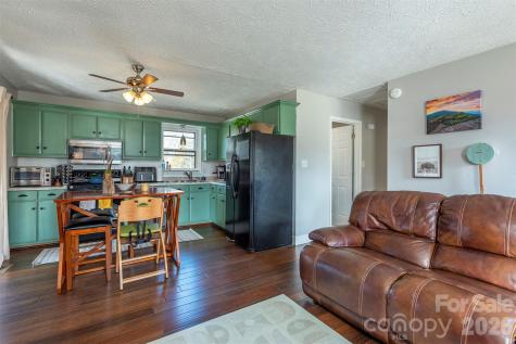5 Three J Lane Swannanoa NC 28778