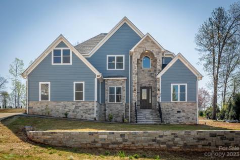 102 Mollholland Boulevard Morganton NC 28655