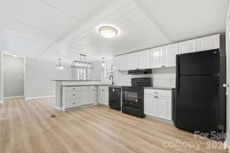 517 Ridgeway Place SW Lenoir NC 26845