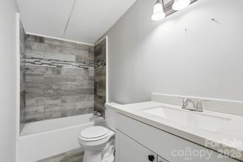 517 Ridgeway Place SW Lenoir NC 26845