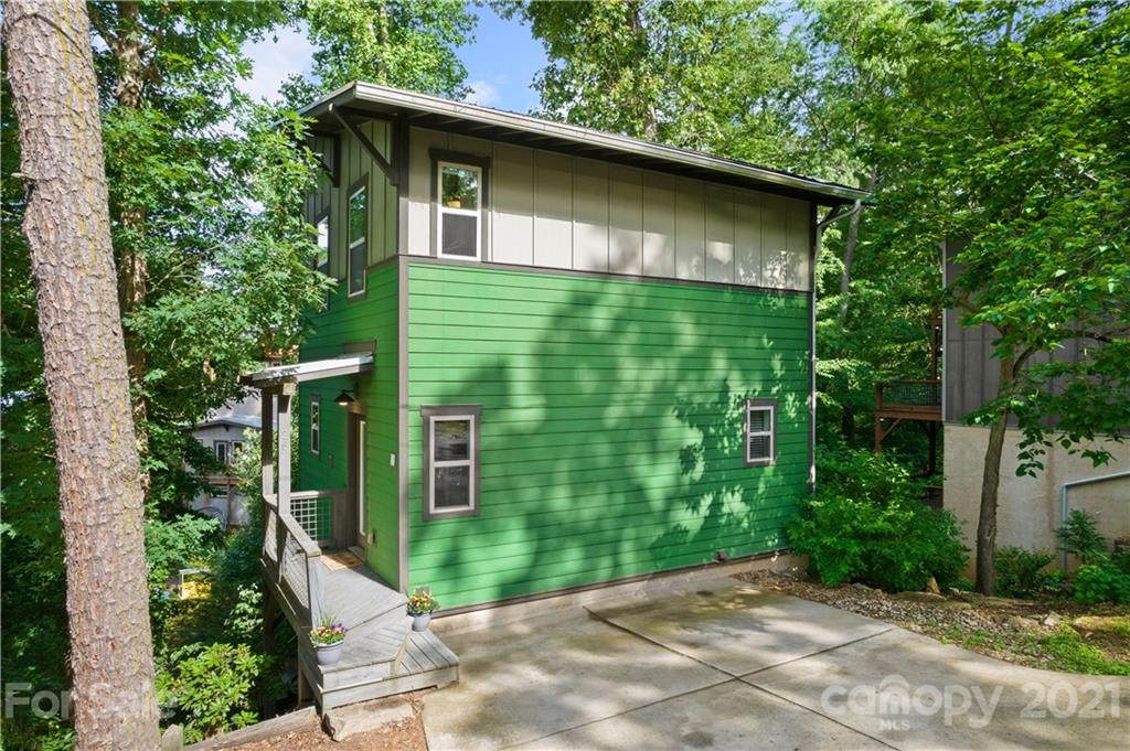 26 Moore Avenue Asheville NC 28806