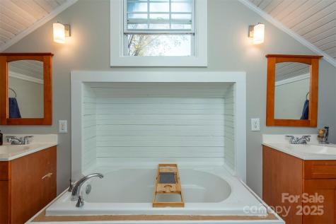 436 New Haw Creek Road Asheville NC 28805