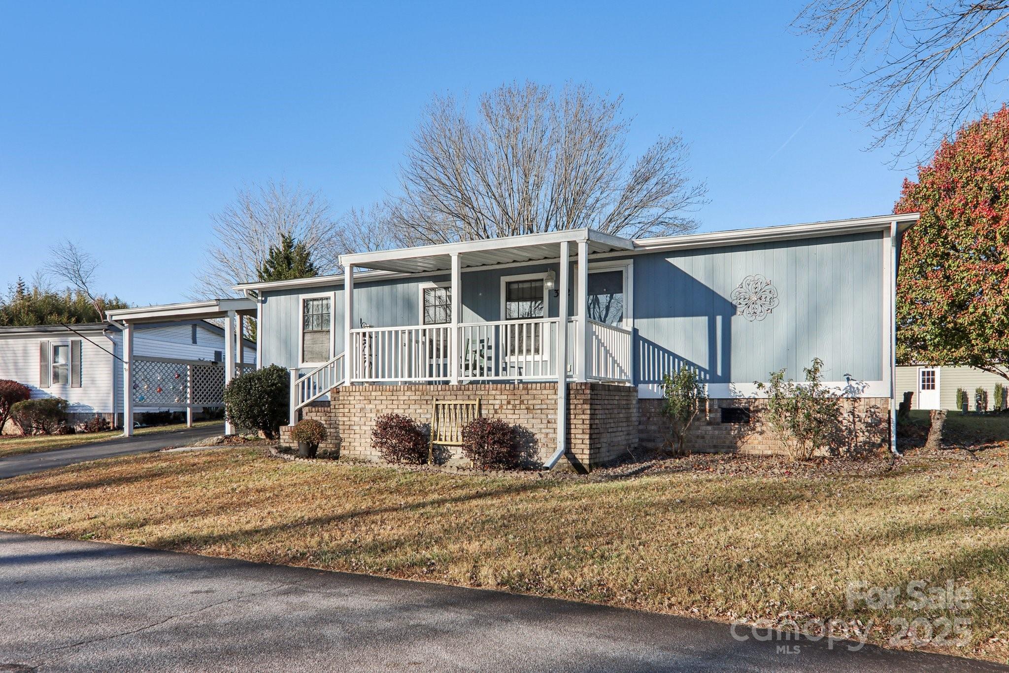 302 Meadowbrook Court Hendersonville NC 28792