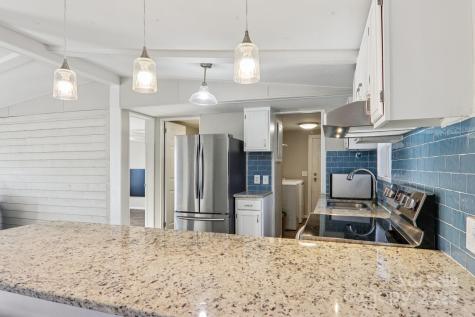 302 Meadowbrook Court Hendersonville NC 28792