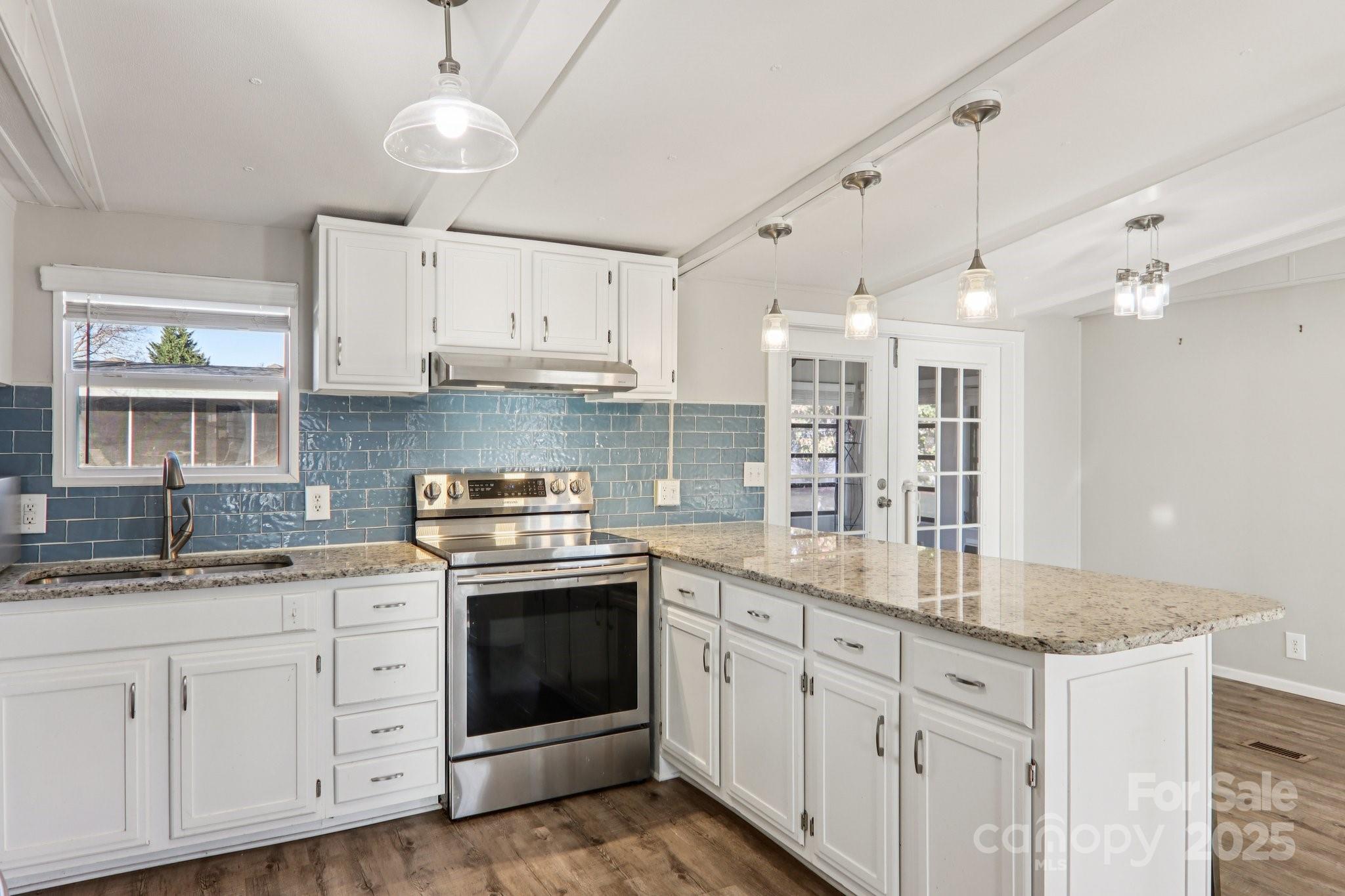 302 Meadowbrook Court Hendersonville NC 28792