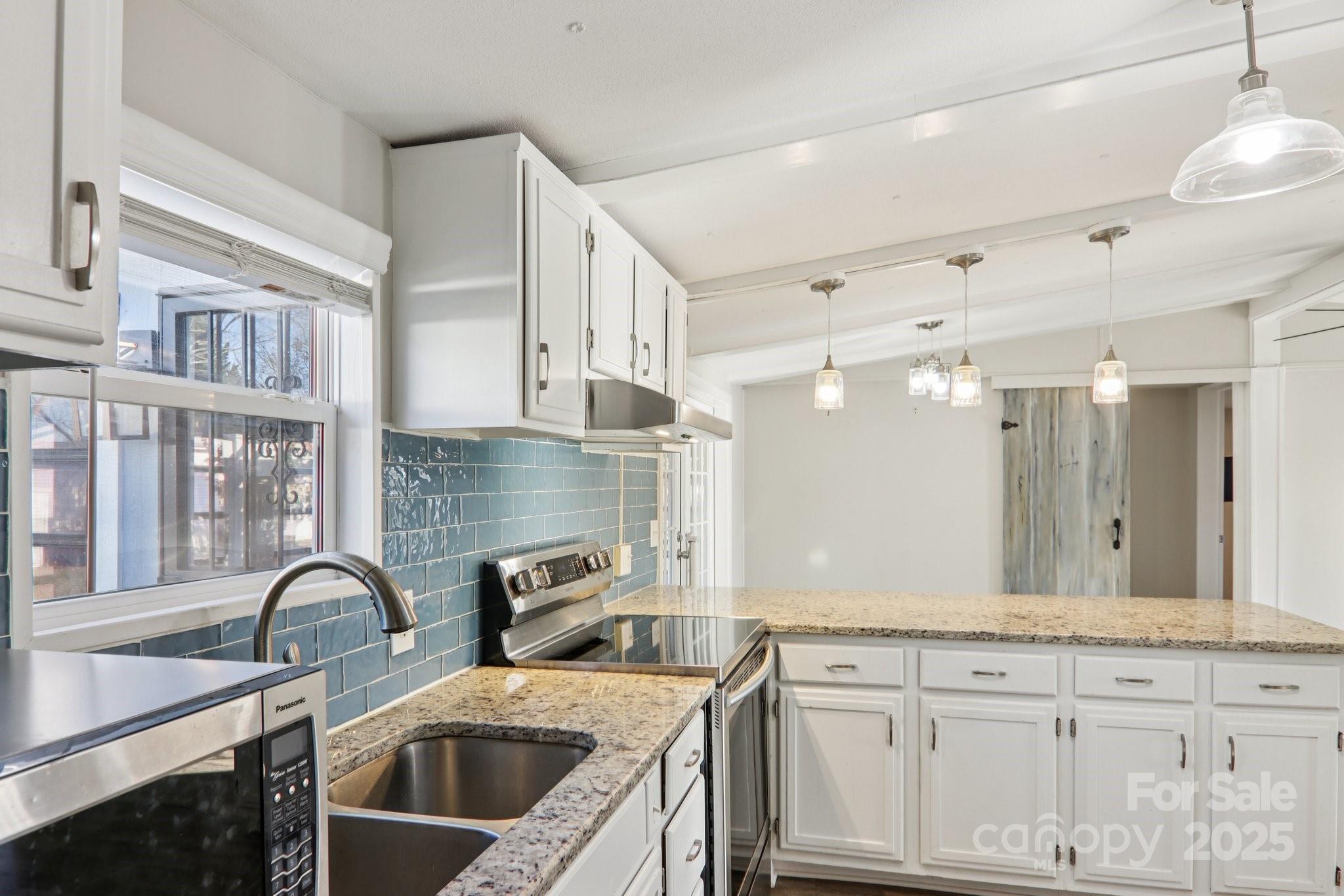 302 Meadowbrook Court Hendersonville NC 28792