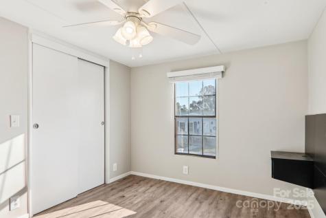 302 Meadowbrook Court Hendersonville NC 28792