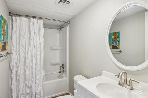 302 Meadowbrook Court Hendersonville NC 28792