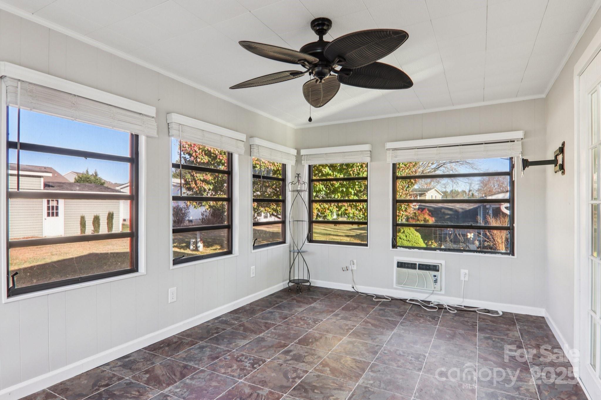 302 Meadowbrook Court Hendersonville NC 28792