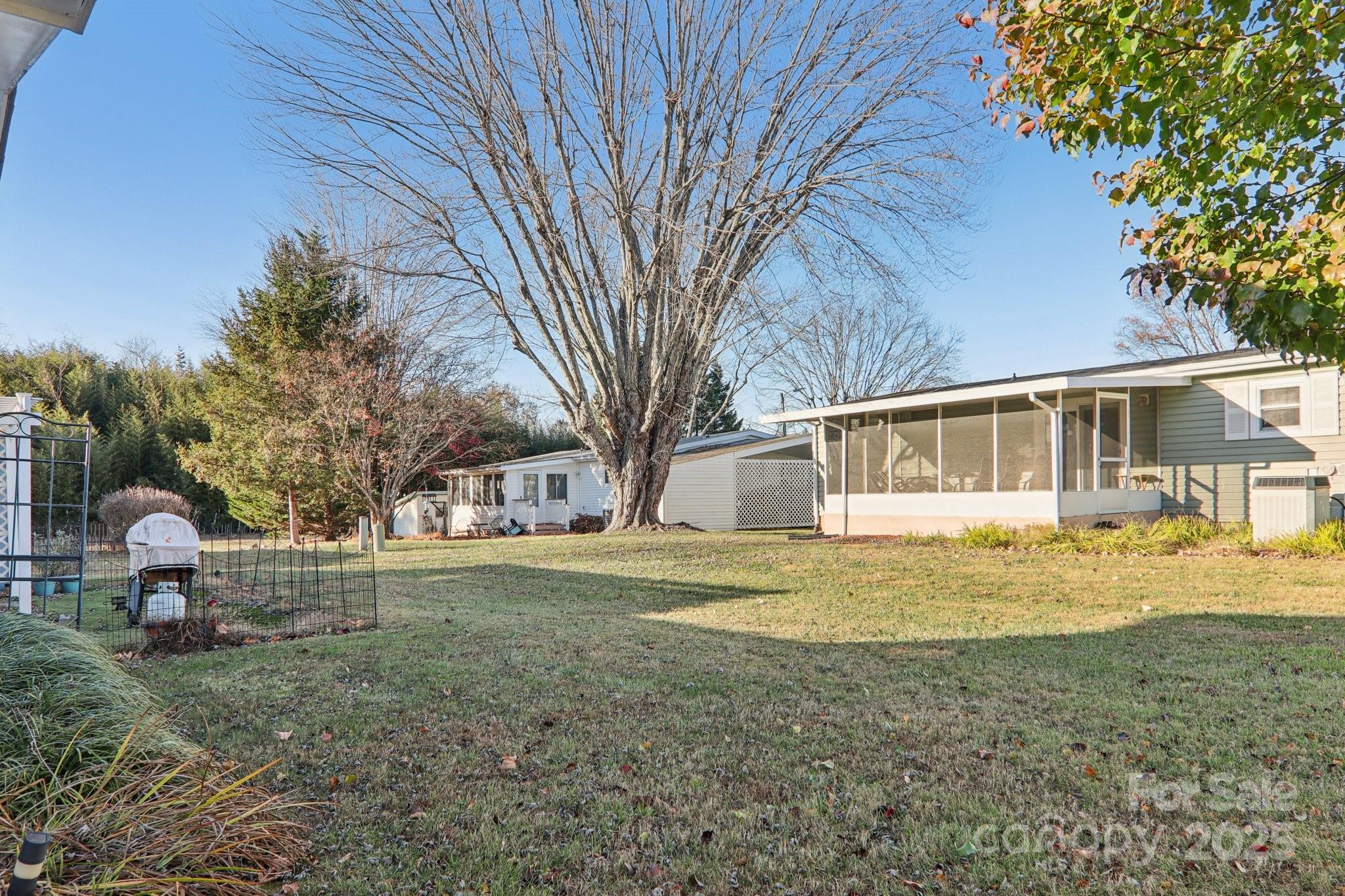 302 Meadowbrook Court Hendersonville NC 28792