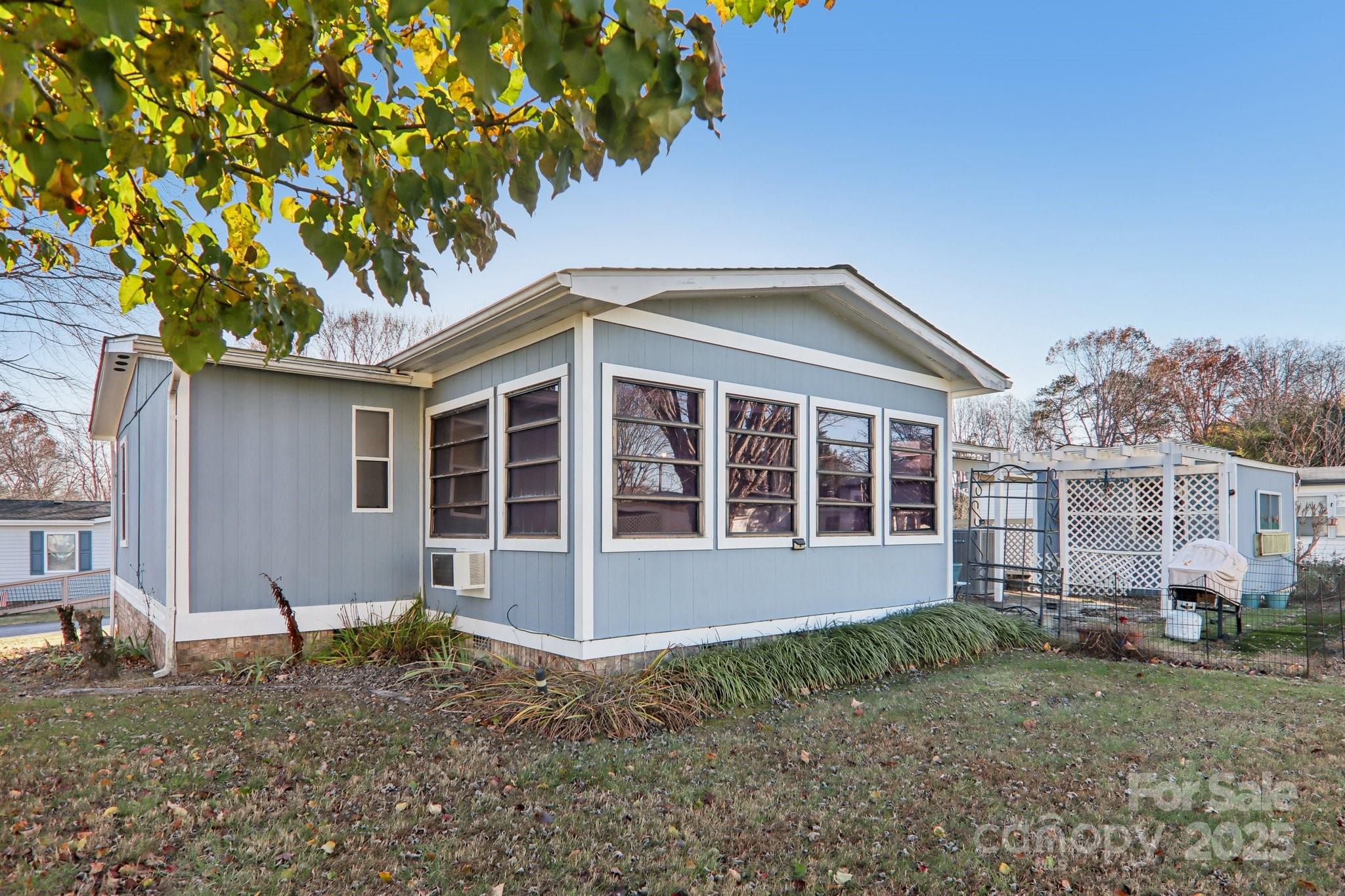302 Meadowbrook Court Hendersonville NC 28792