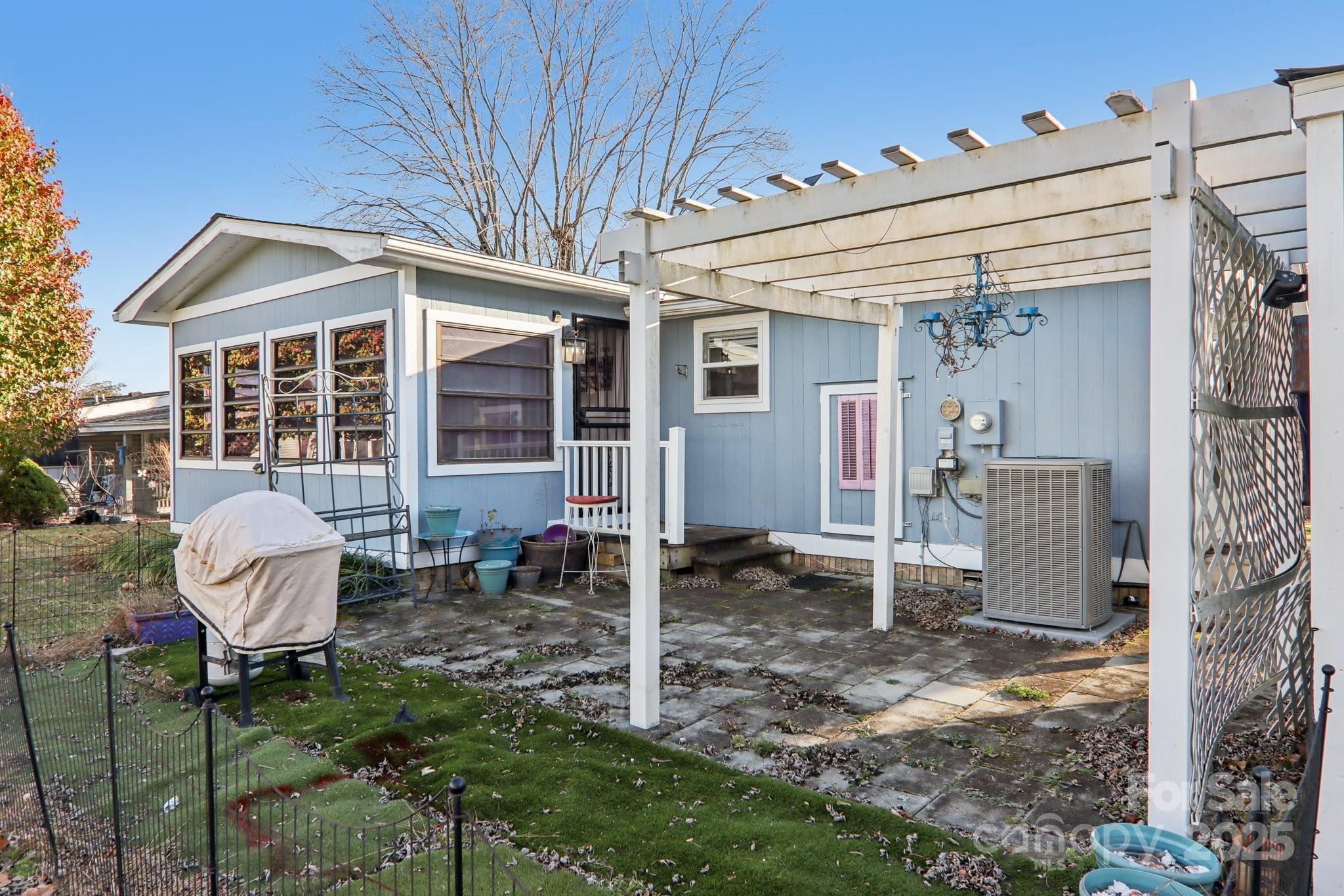 302 Meadowbrook Court Hendersonville NC 28792