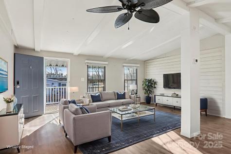 302 Meadowbrook Court Hendersonville NC 28792